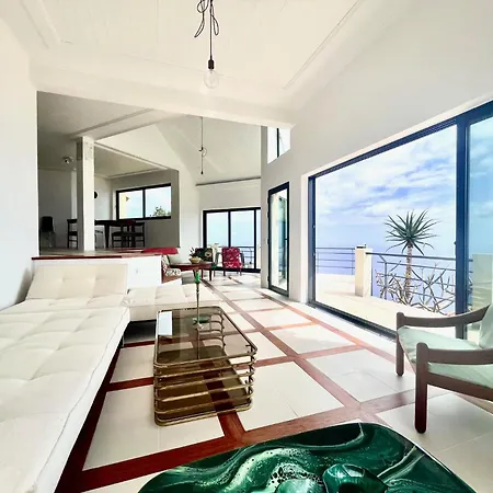 Theview * Funchal (Madeira)