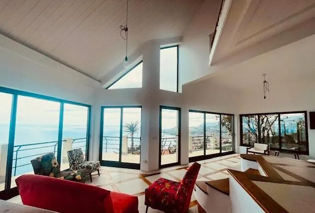Theview Villa Funchal (Madeira)